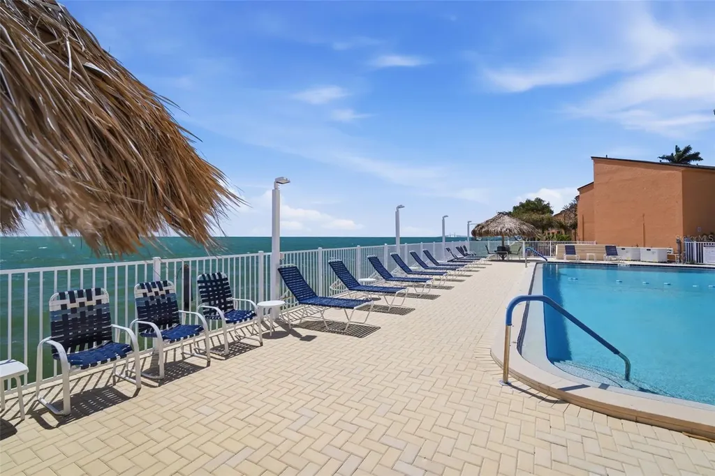 7400 Sunshine Skyway Lane S St Petersburg FL 33711
