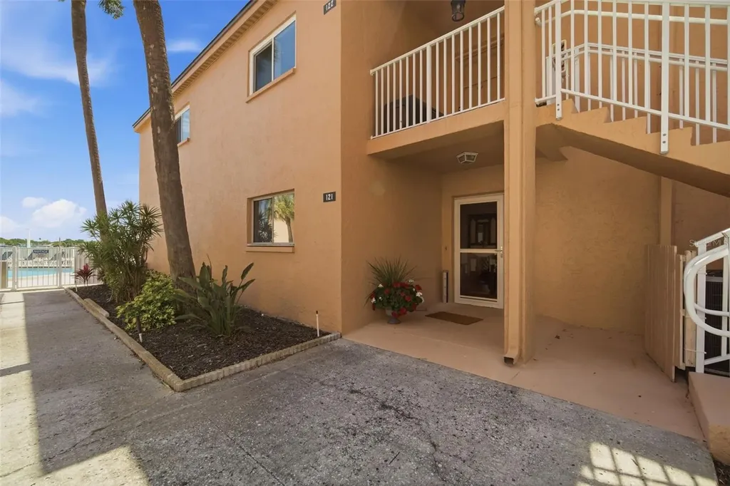 7400 Sunshine Skyway Lane S St Petersburg FL 33711