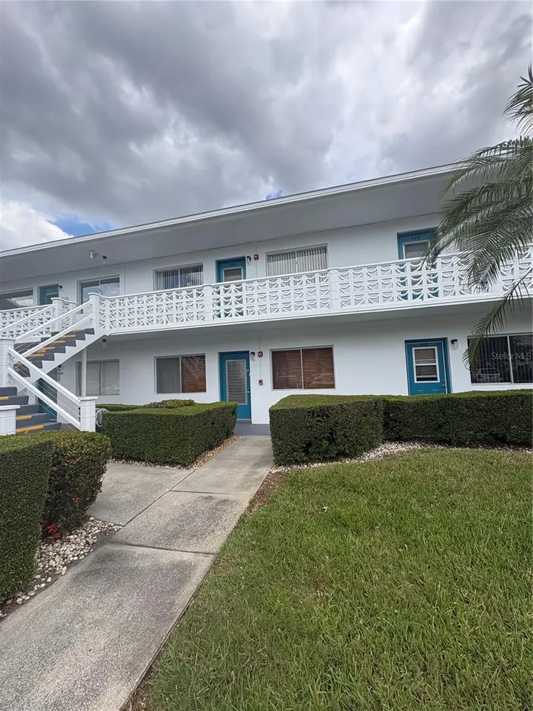 8220 112th Street Seminole FL 33772