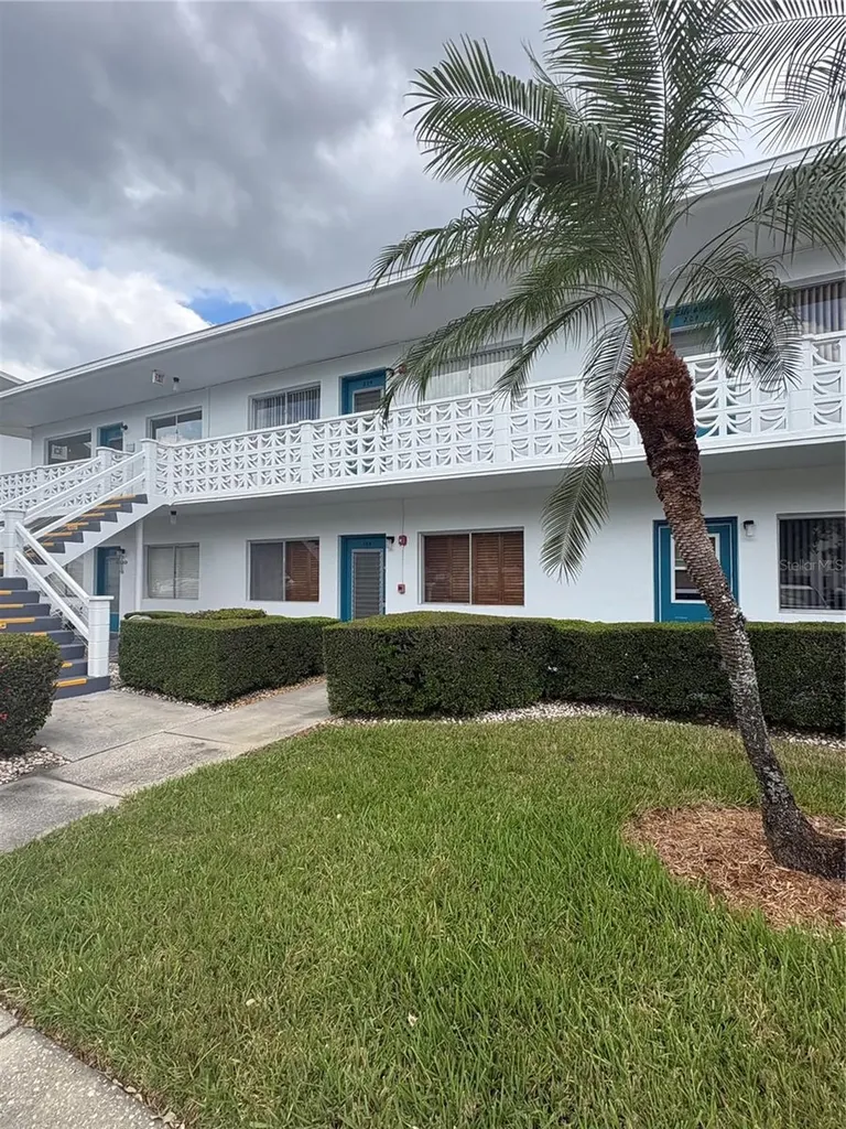 8220 112th Street Seminole FL 33772