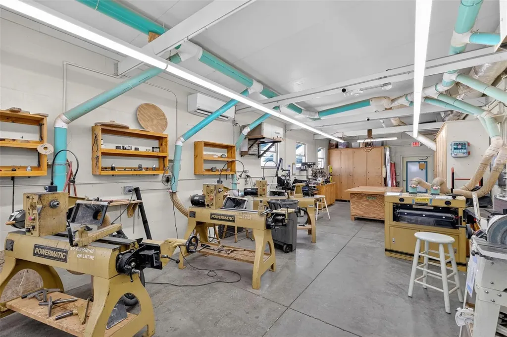 1812 Minnesota Avenue Bradenton FL 34207