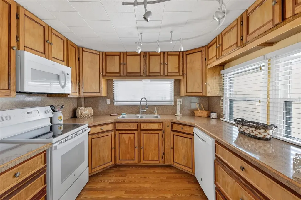 1812 Minnesota Avenue Bradenton FL 34207