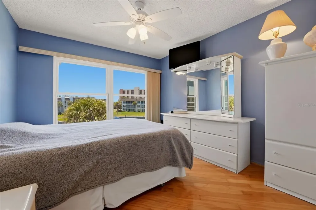 4400 Exeter Drive Longboat Key FL 34228