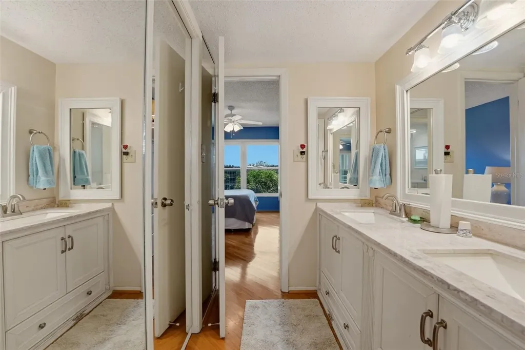 4400 Exeter Drive Longboat Key FL 34228