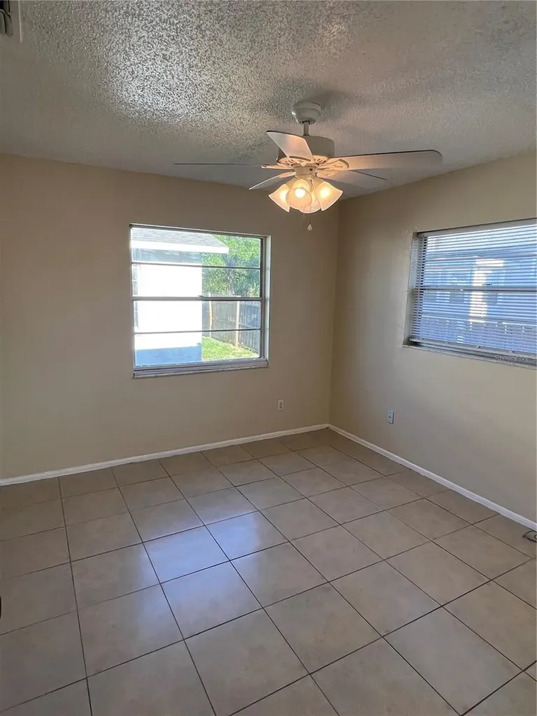 2983 62nd Avenue N St Petersburg FL 33702