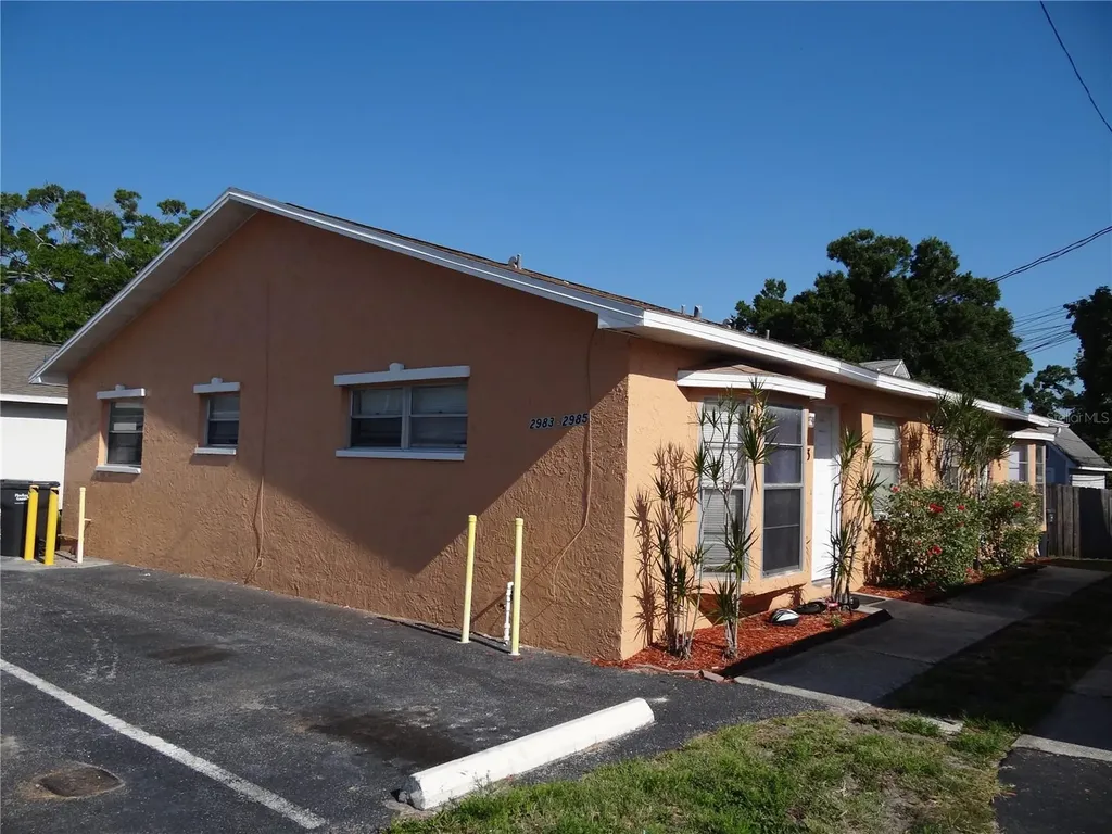 2983 62nd Avenue N St Petersburg FL 33702