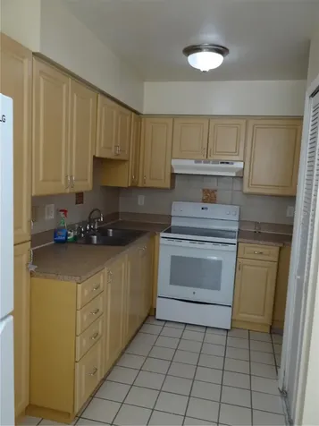 2983 62nd Avenue N St Petersburg FL 33702