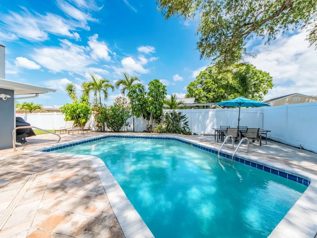 1678 Algonquin Drive Clearwater FL 33755