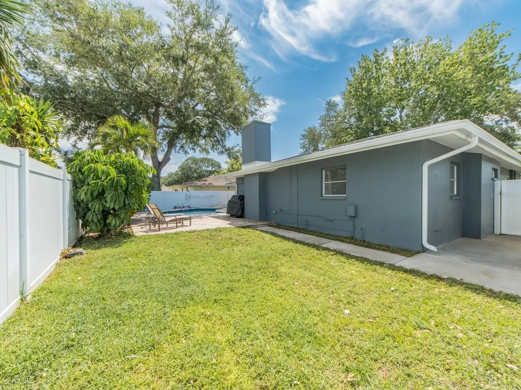 1678 Algonquin Drive Clearwater FL 33755