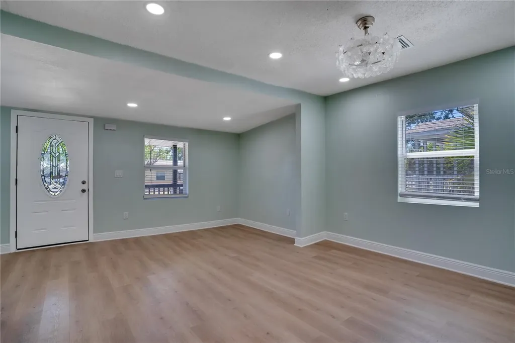 4029 13th Avenue S St Petersburg FL 33711