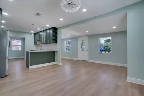 4029 13th Avenue S St Petersburg FL 33711