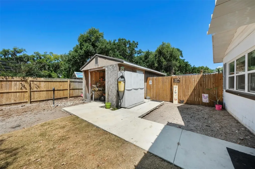 1207 Orange Avenue Tavares FL 32778