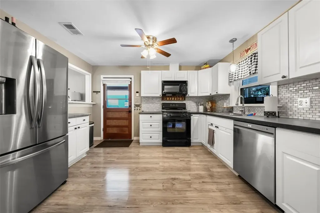 1207 Orange Avenue Tavares FL 32778