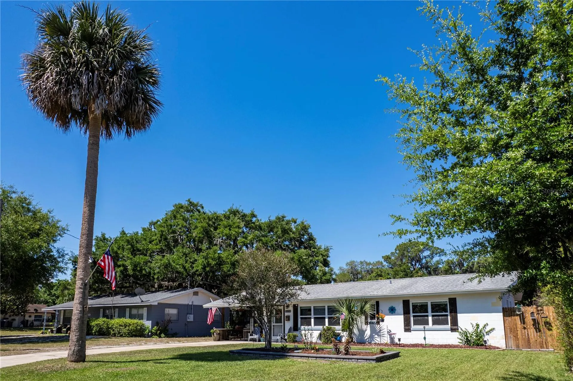 1207 Orange Avenue Tavares FL 32778