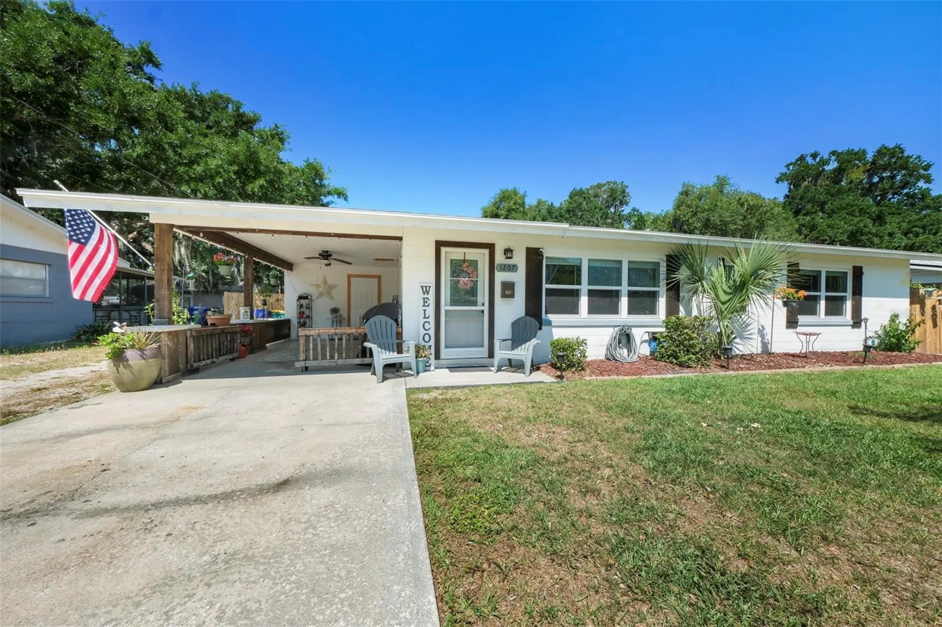 1207 Orange Avenue Tavares FL 32778