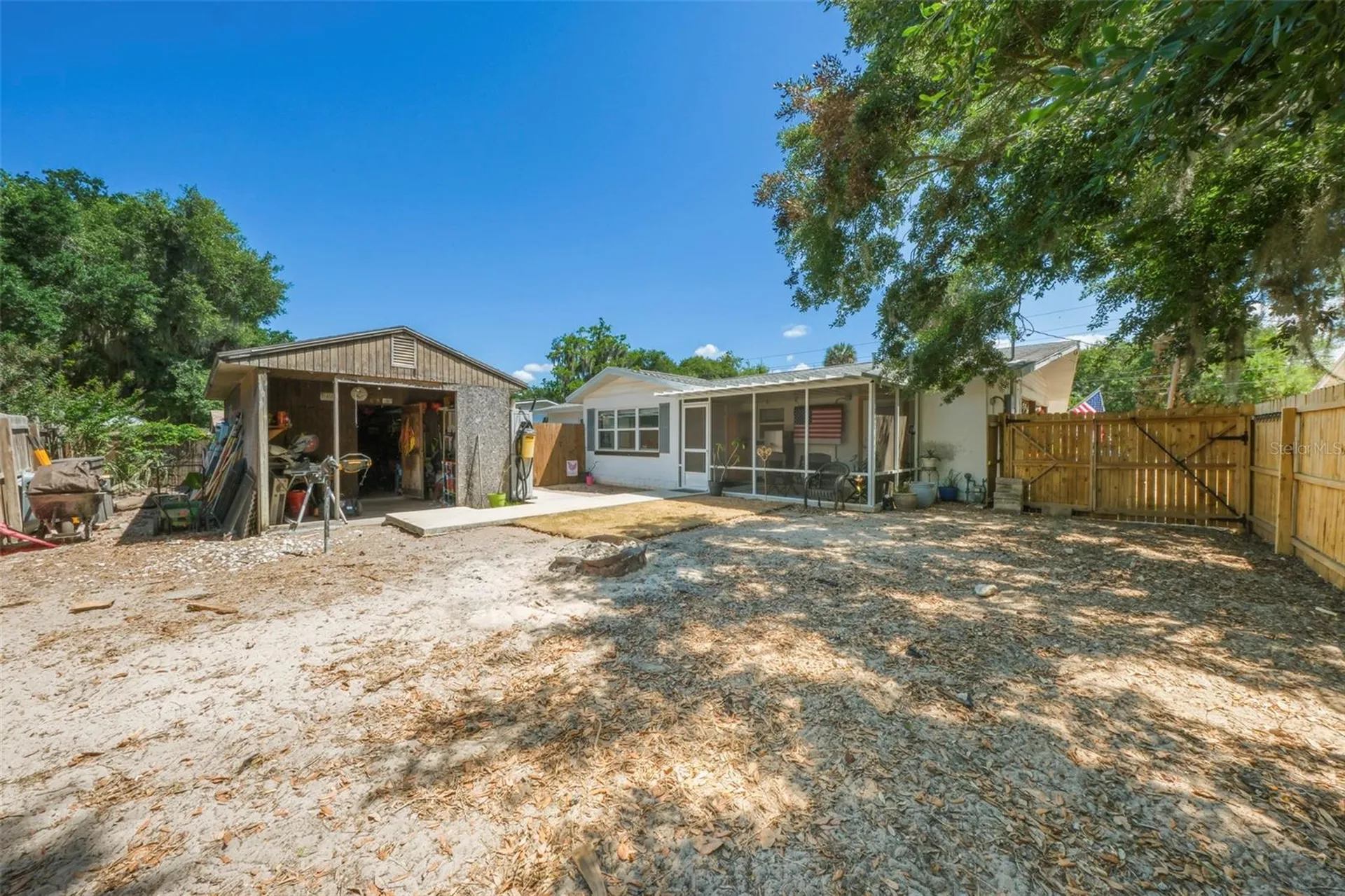 1207 Orange Avenue Tavares FL 32778