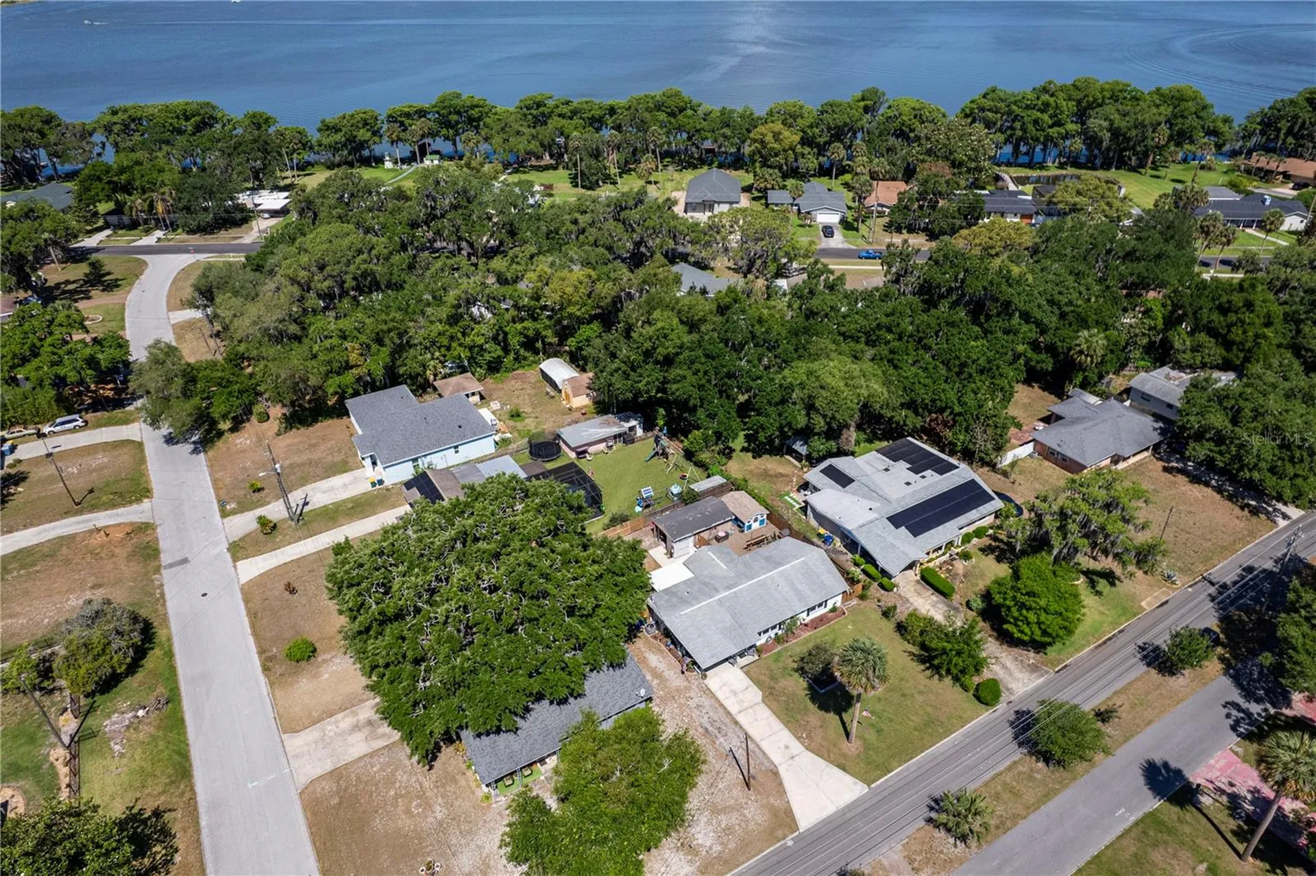 1207 Orange Avenue Tavares FL 32778