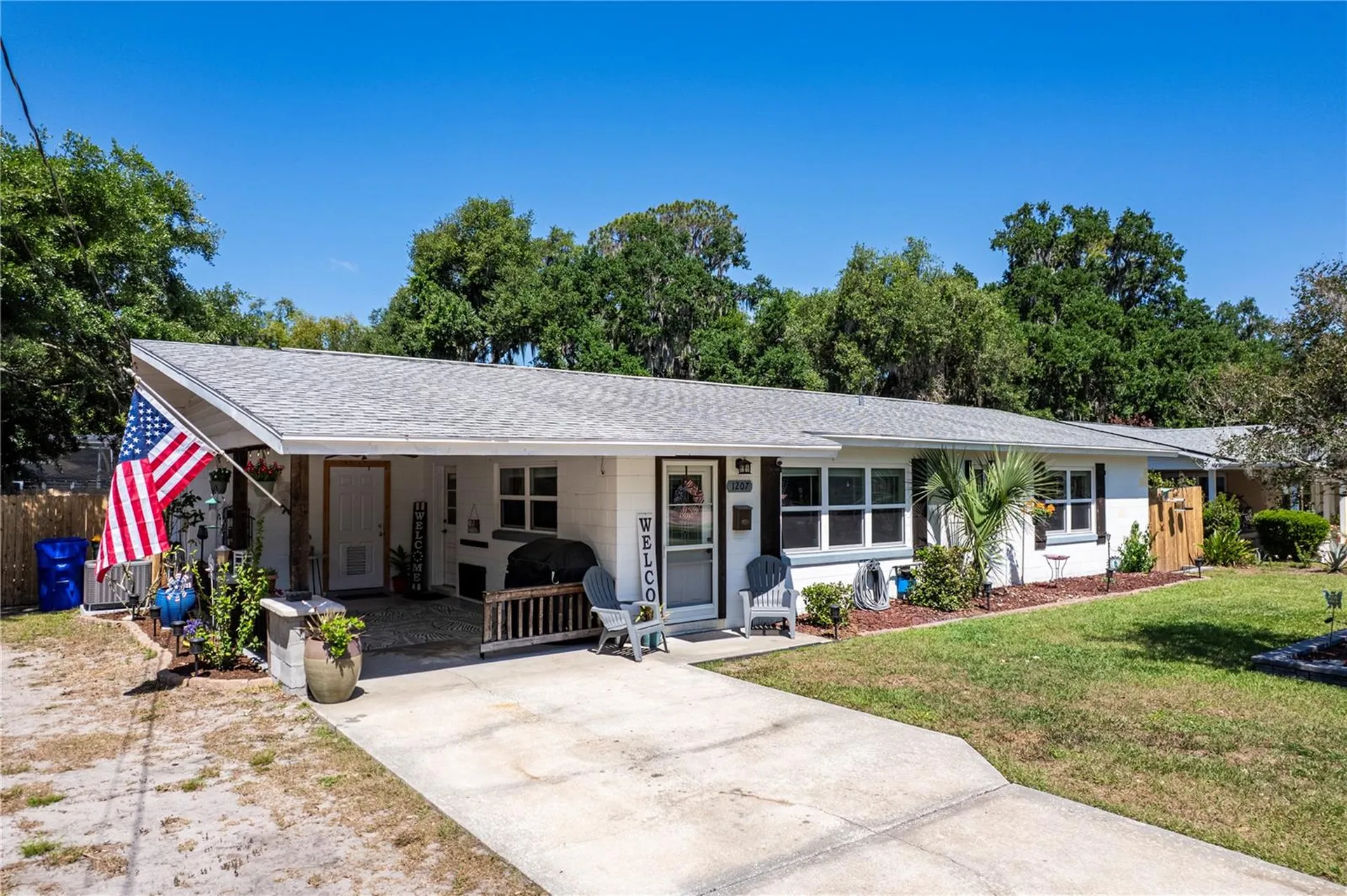 1207 Orange Avenue Tavares FL 32778