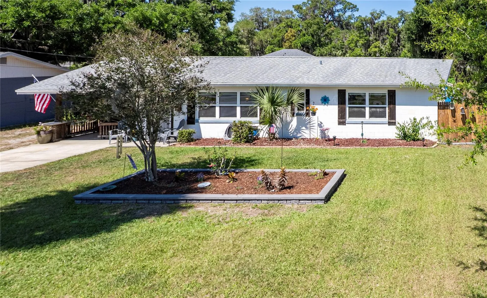 1207 Orange Avenue Tavares FL 32778