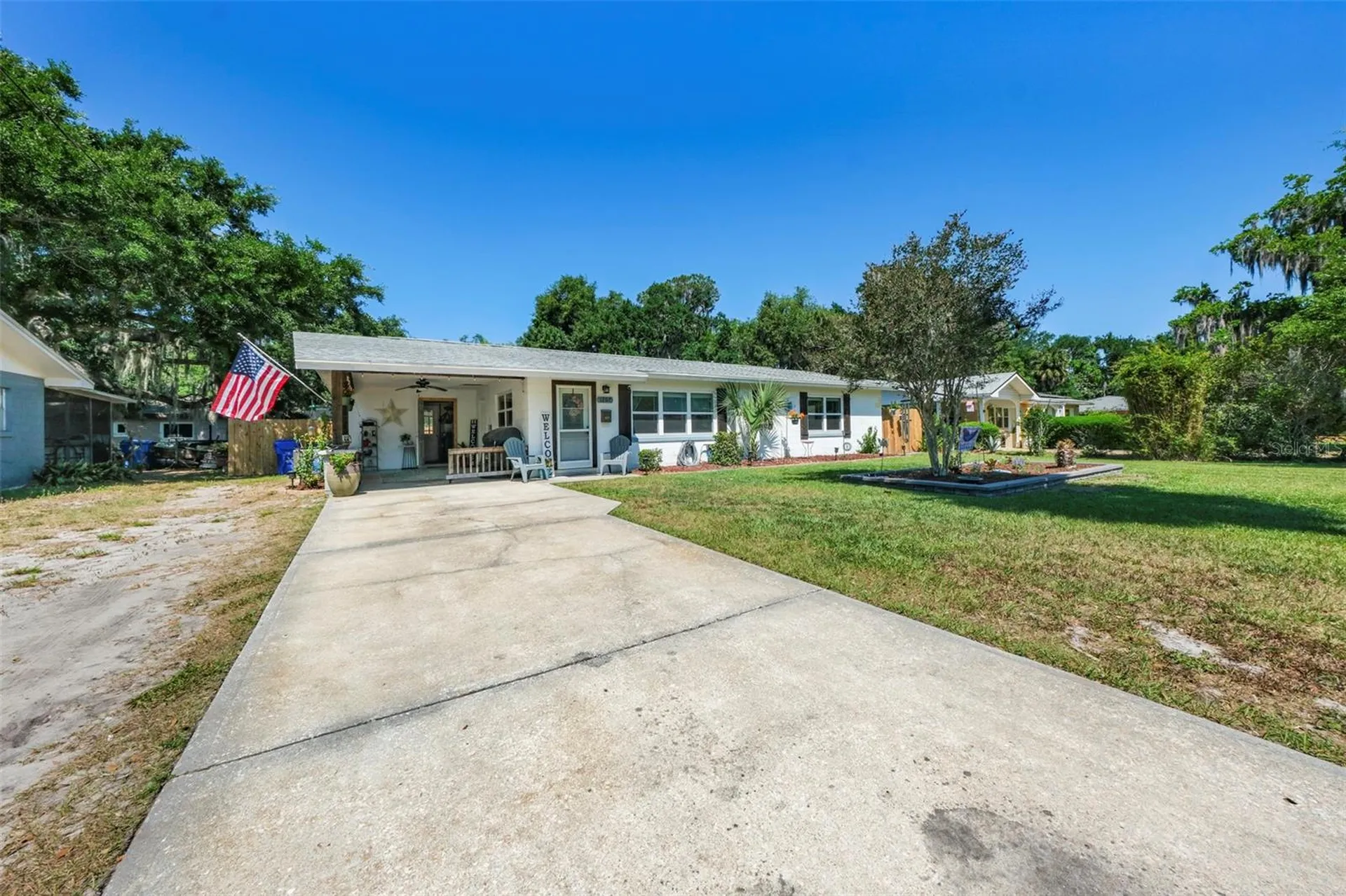 1207 Orange Avenue Tavares FL 32778