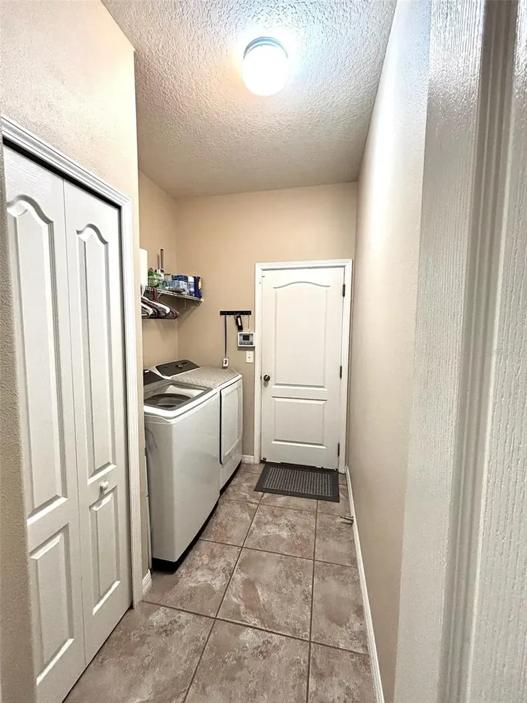 613 Wabash Breeze Circle Ruskin FL 33570