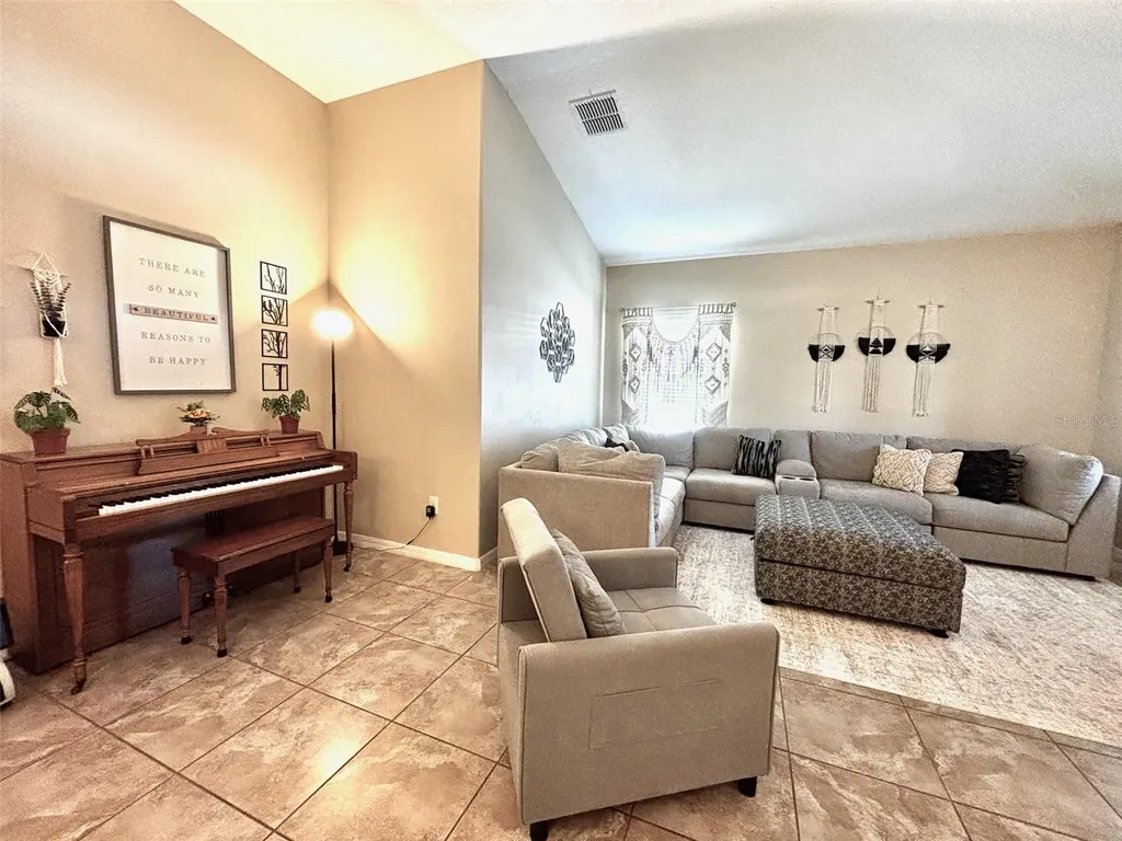 613 Wabash Breeze Circle Ruskin FL 33570