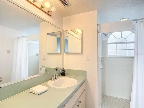 2753 N Poinciana Boulevard Kissimmee FL 34746