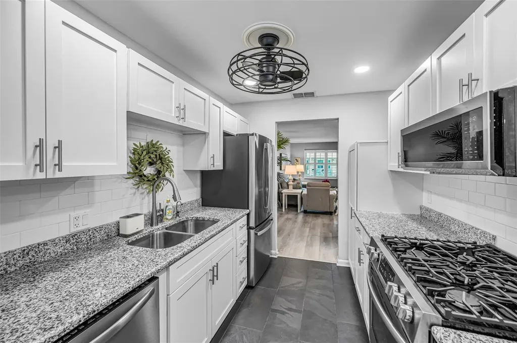 5216 81st Street N St Petersburg FL 33709