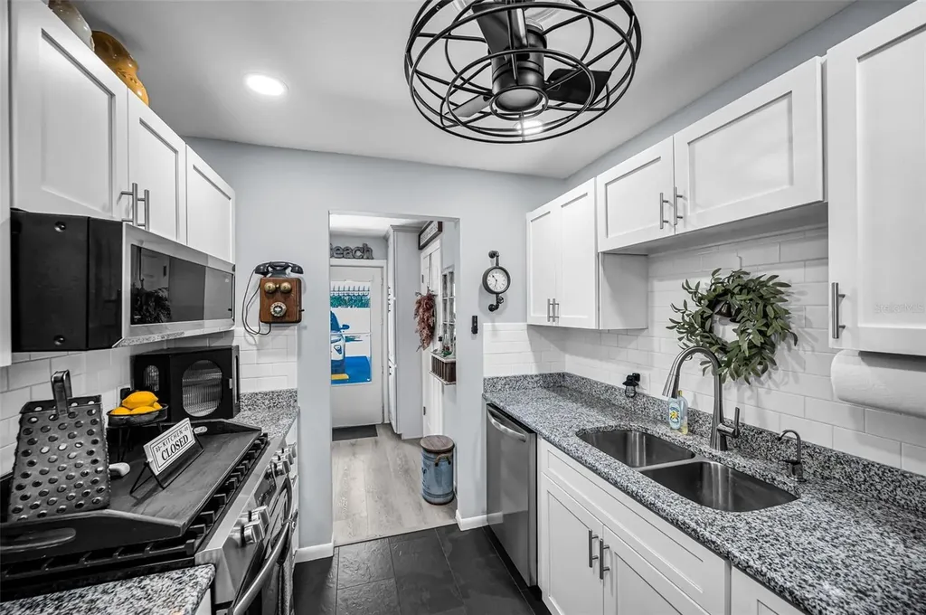 5216 81st Street N St Petersburg FL 33709