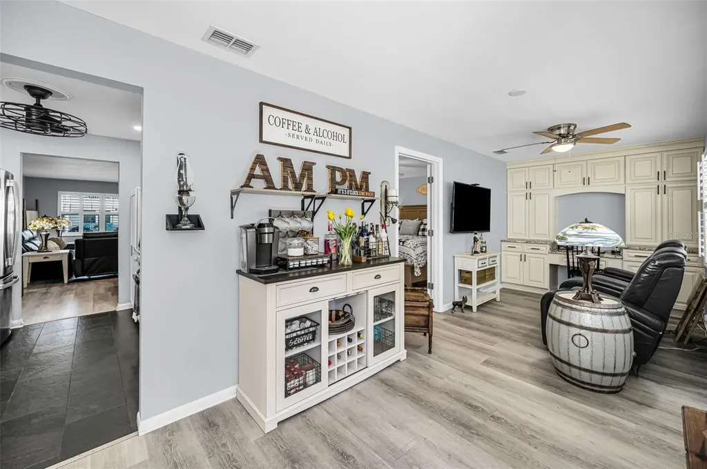 5216 81st Street N St Petersburg FL 33709