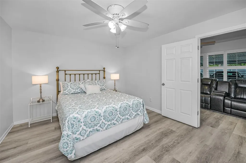 5216 81st Street N St Petersburg FL 33709