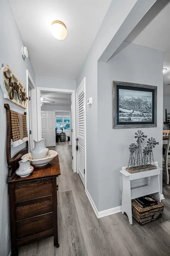 5216 81st Street N St Petersburg FL 33709