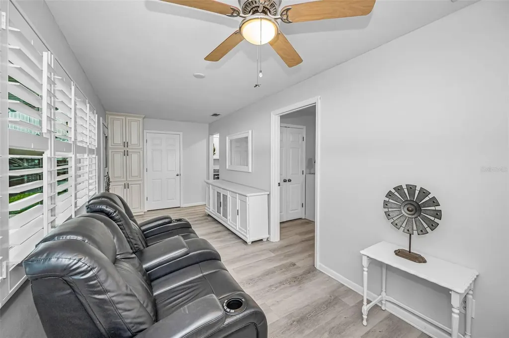 5216 81st Street N St Petersburg FL 33709