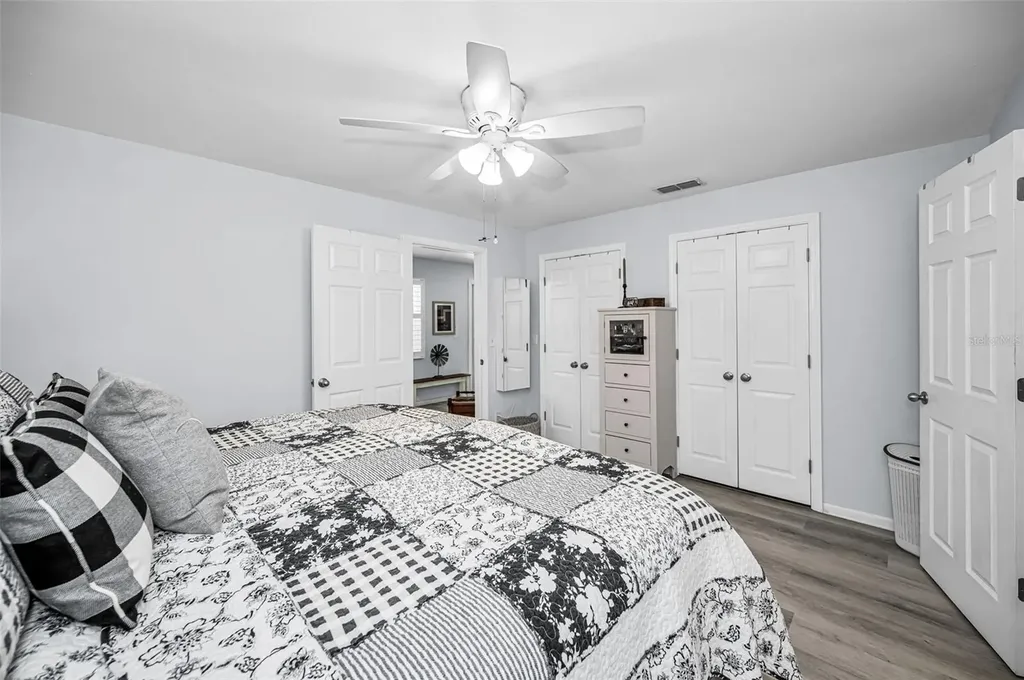 5216 81st Street N St Petersburg FL 33709