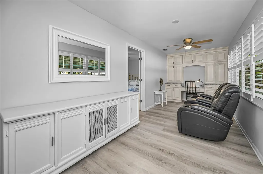 5216 81st Street N St Petersburg FL 33709