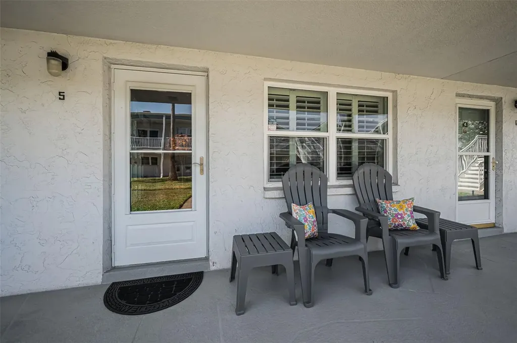 5216 81st Street N St Petersburg FL 33709