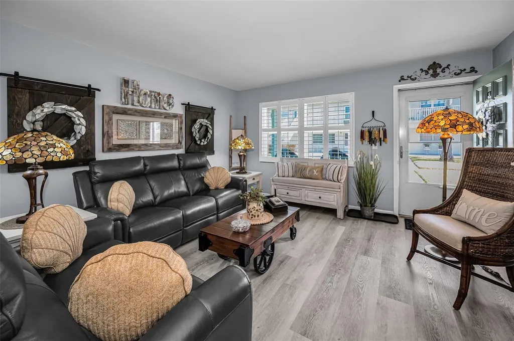 5216 81st Street N St Petersburg FL 33709