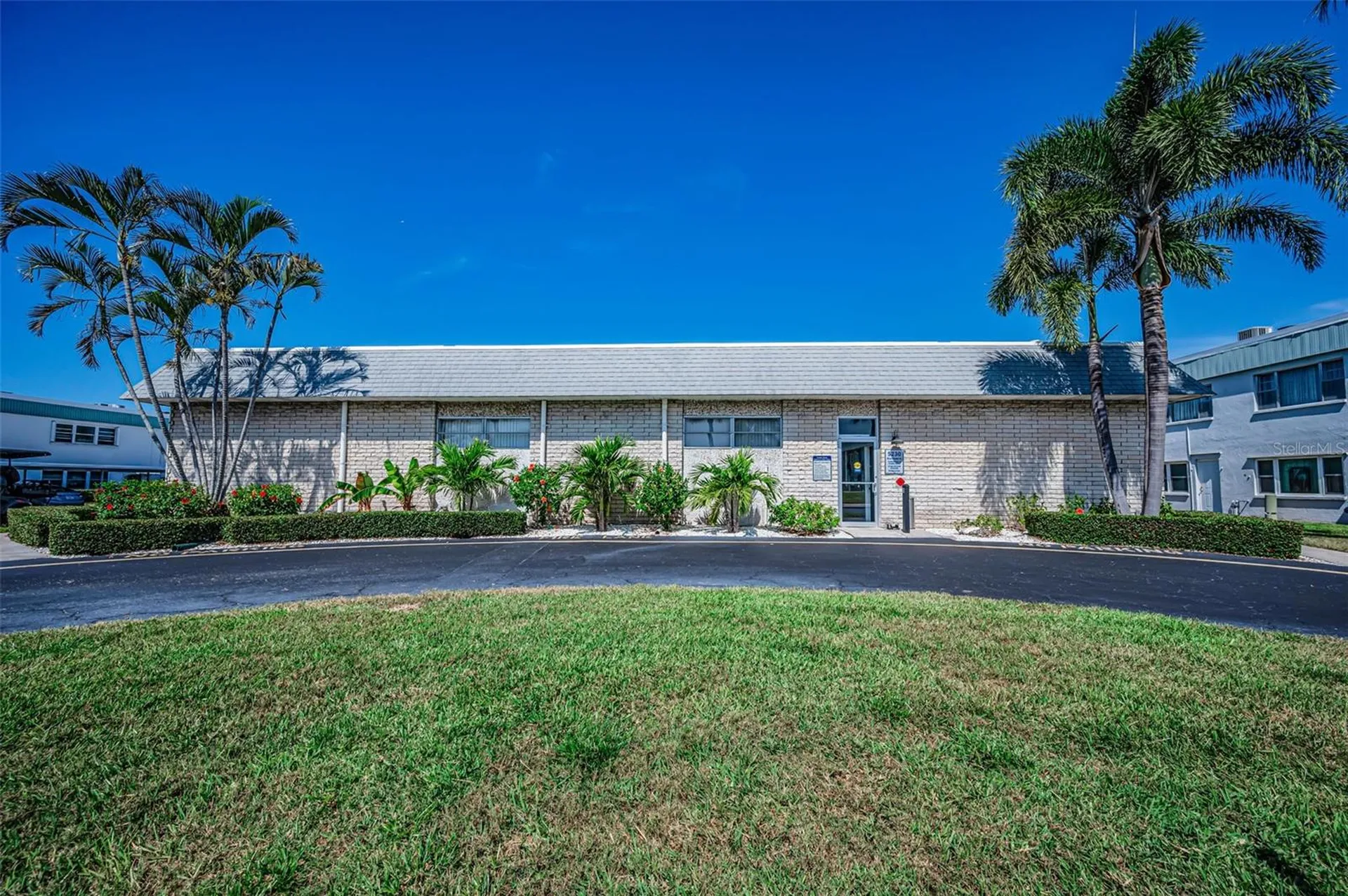 5216 81st Street N St Petersburg FL 33709