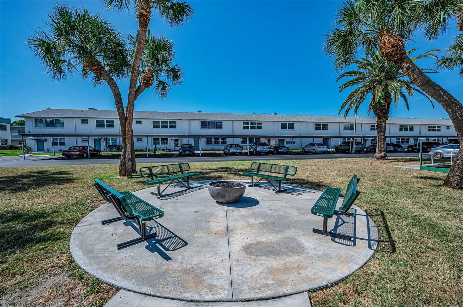 5216 81st Street N St Petersburg FL 33709