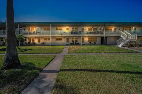 5216 81st Street N St Petersburg FL 33709