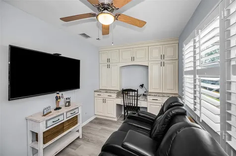 5216 81st Street N St Petersburg FL 33709