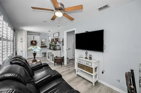 5216 81st Street N St Petersburg FL 33709