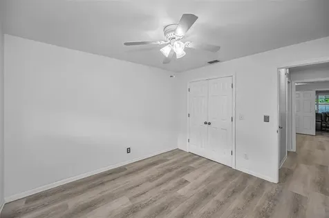 5216 81st Street N St Petersburg FL 33709