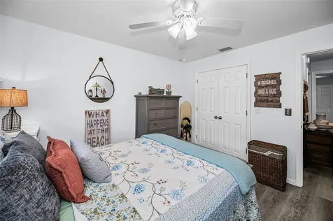 5216 81st Street N St Petersburg FL 33709