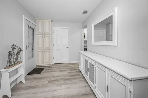 5216 81st Street N St Petersburg FL 33709