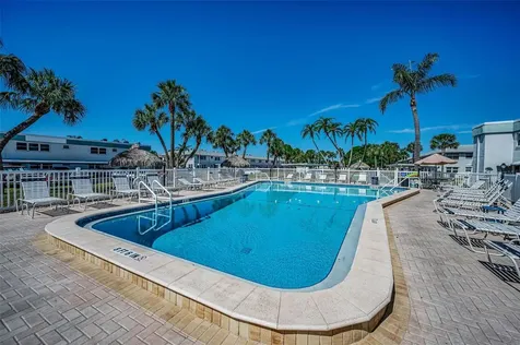 5216 81st Street N St Petersburg FL 33709