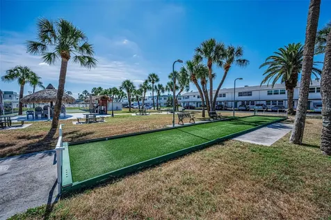5216 81st Street N St Petersburg FL 33709