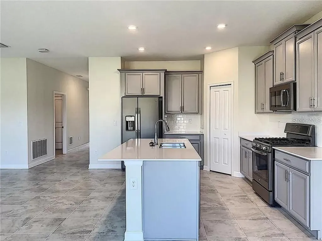 1307 Oak Crest Street Davenport FL 33837
