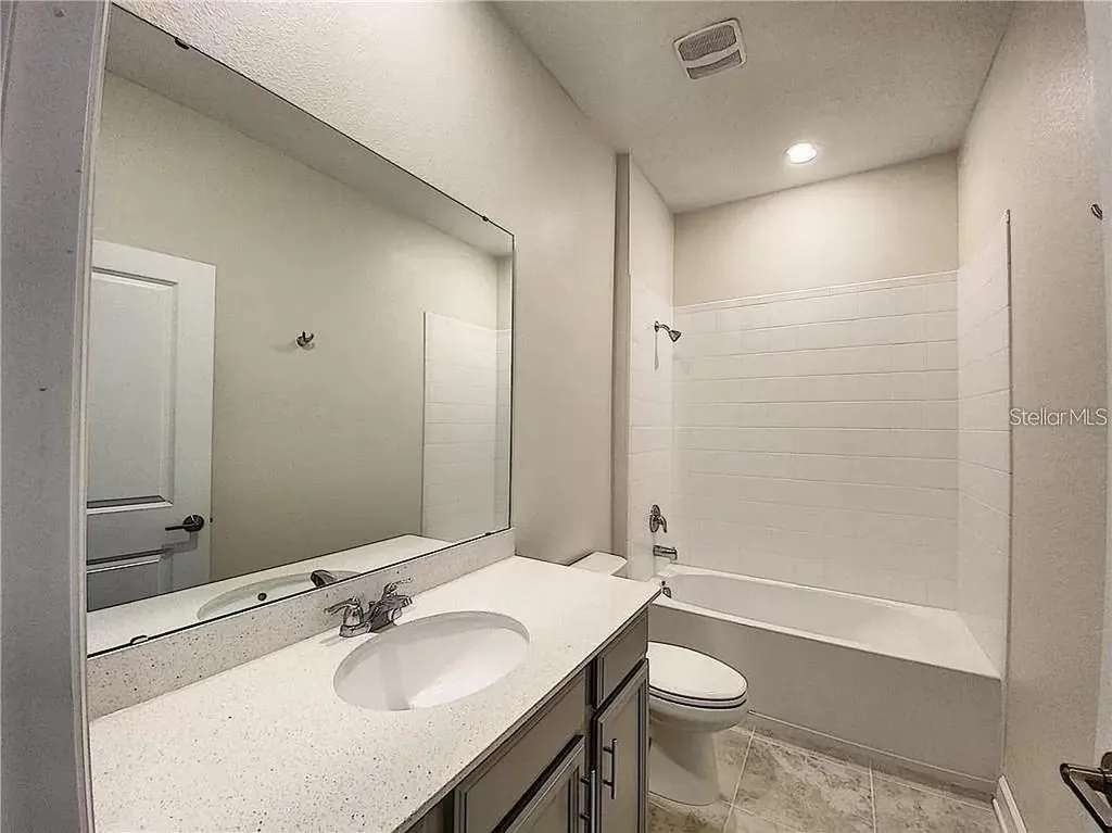 1307 Oak Crest Street Davenport FL 33837