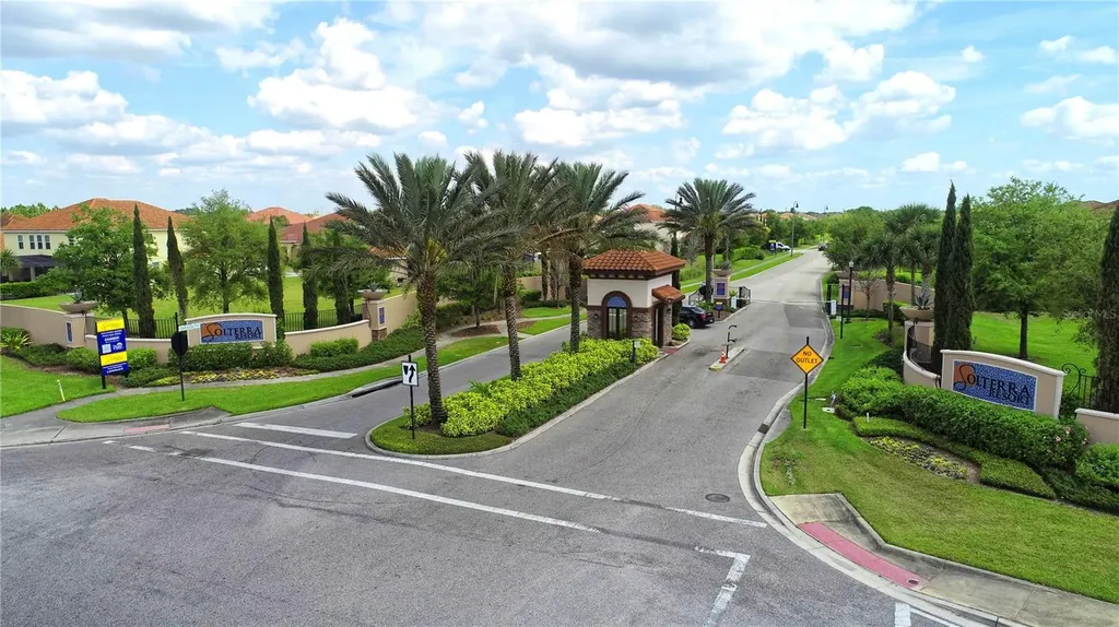 1307 Oak Crest Street Davenport FL 33837